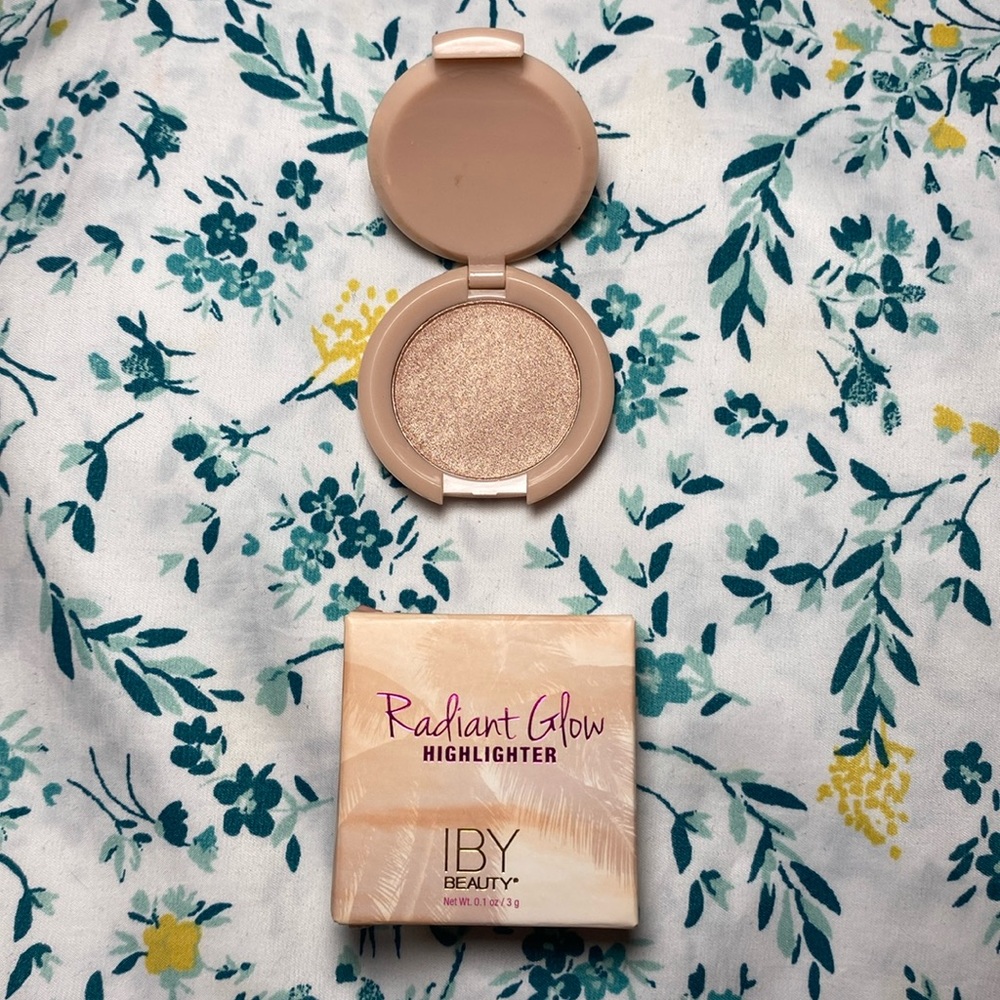 5/$23 IBY Beauty Radiant Glow Highlighter in “24K Magic”